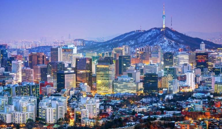 Panorama Seulu uzmysławia jaki dochód na mieszkańca generuje gospodarka Korei Południowej